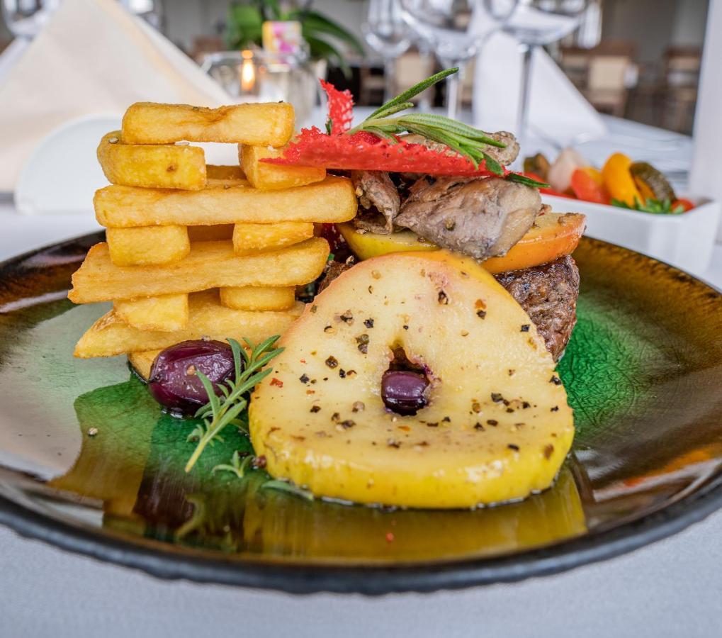 تشيخوتشينيك Boutique Odyseja & Spa المظهر الخارجي الصورة A plate of food