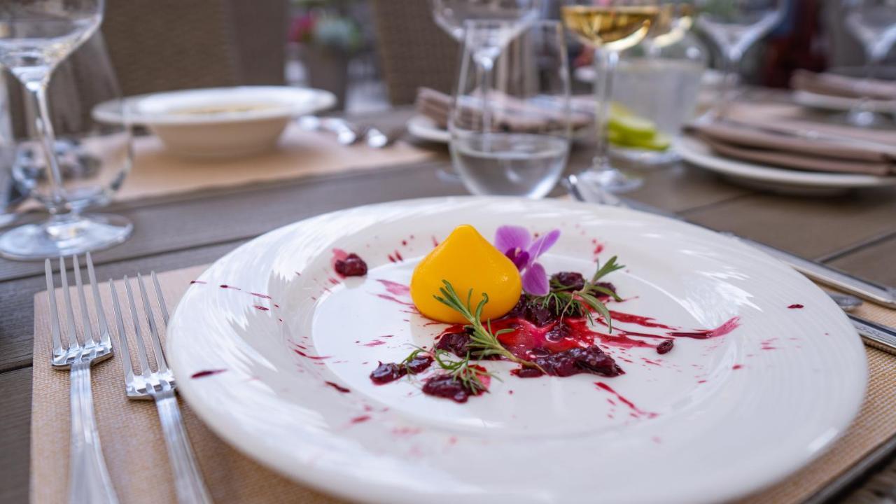 تشيخوتشينيك Boutique Odyseja & Spa المظهر الخارجي الصورة A plate of food