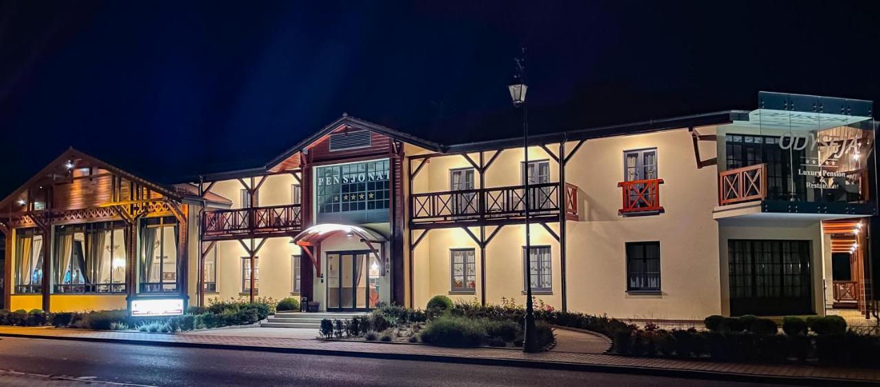 تشيخوتشينيك Boutique Odyseja & Spa المظهر الخارجي الصورة The town hall in Épernay