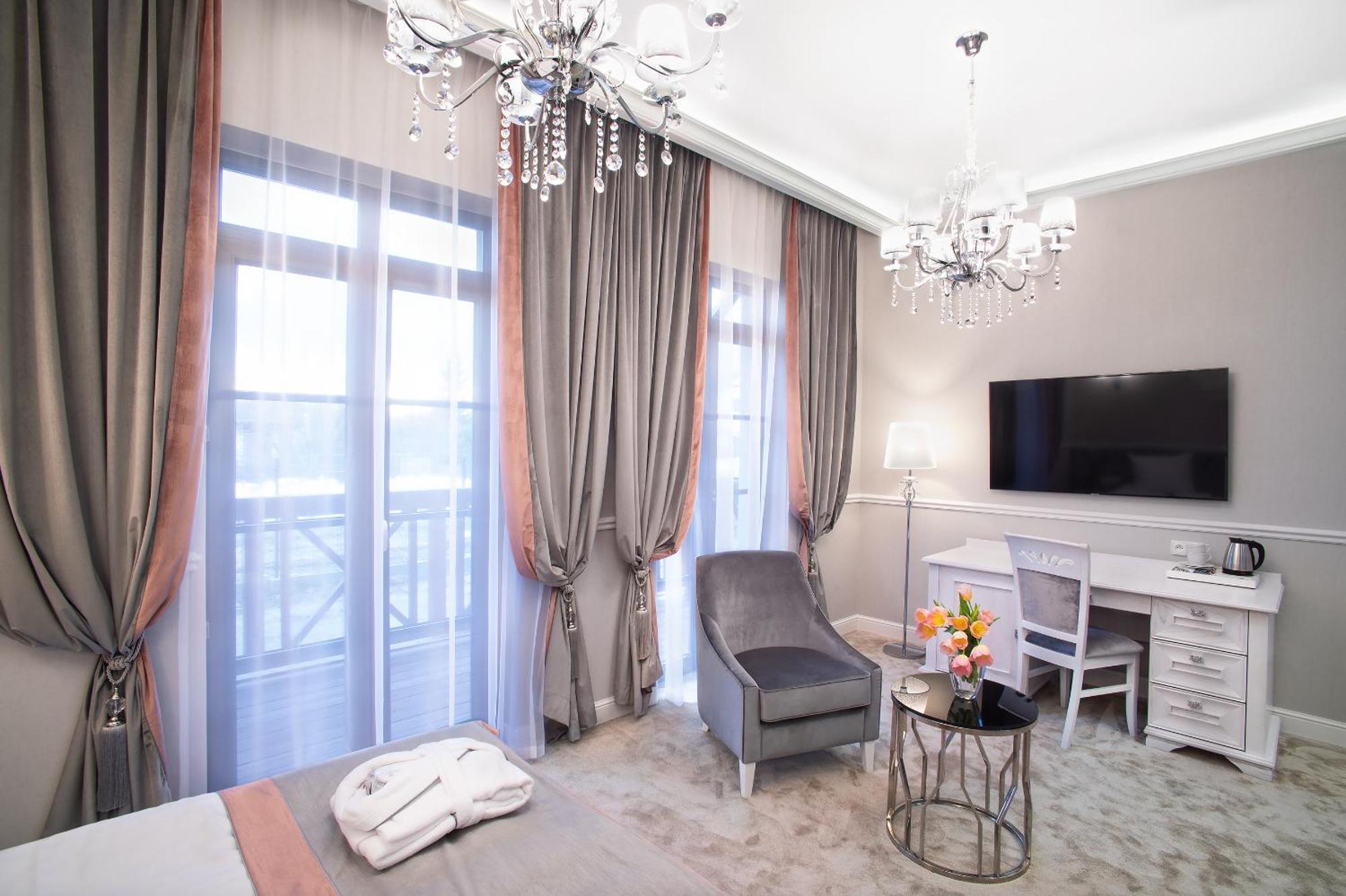 تشيخوتشينيك Boutique Odyseja & Spa المظهر الخارجي الصورة Suite