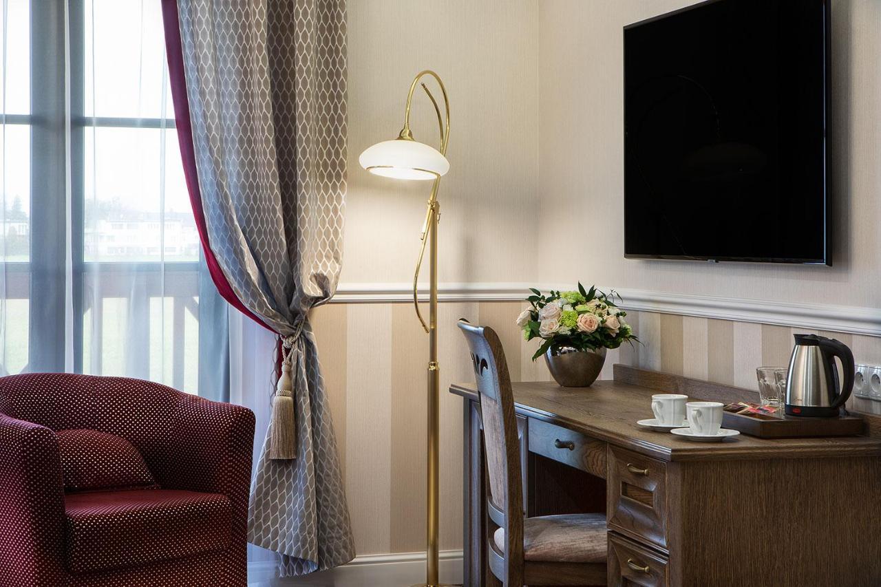 تشيخوتشينيك Boutique Odyseja & Spa المظهر الخارجي الصورة A room at the hotel