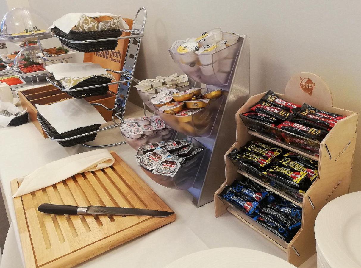 تشيخوتشينيك Boutique Odyseja & Spa المظهر الخارجي الصورة A selection of cheese and crackers