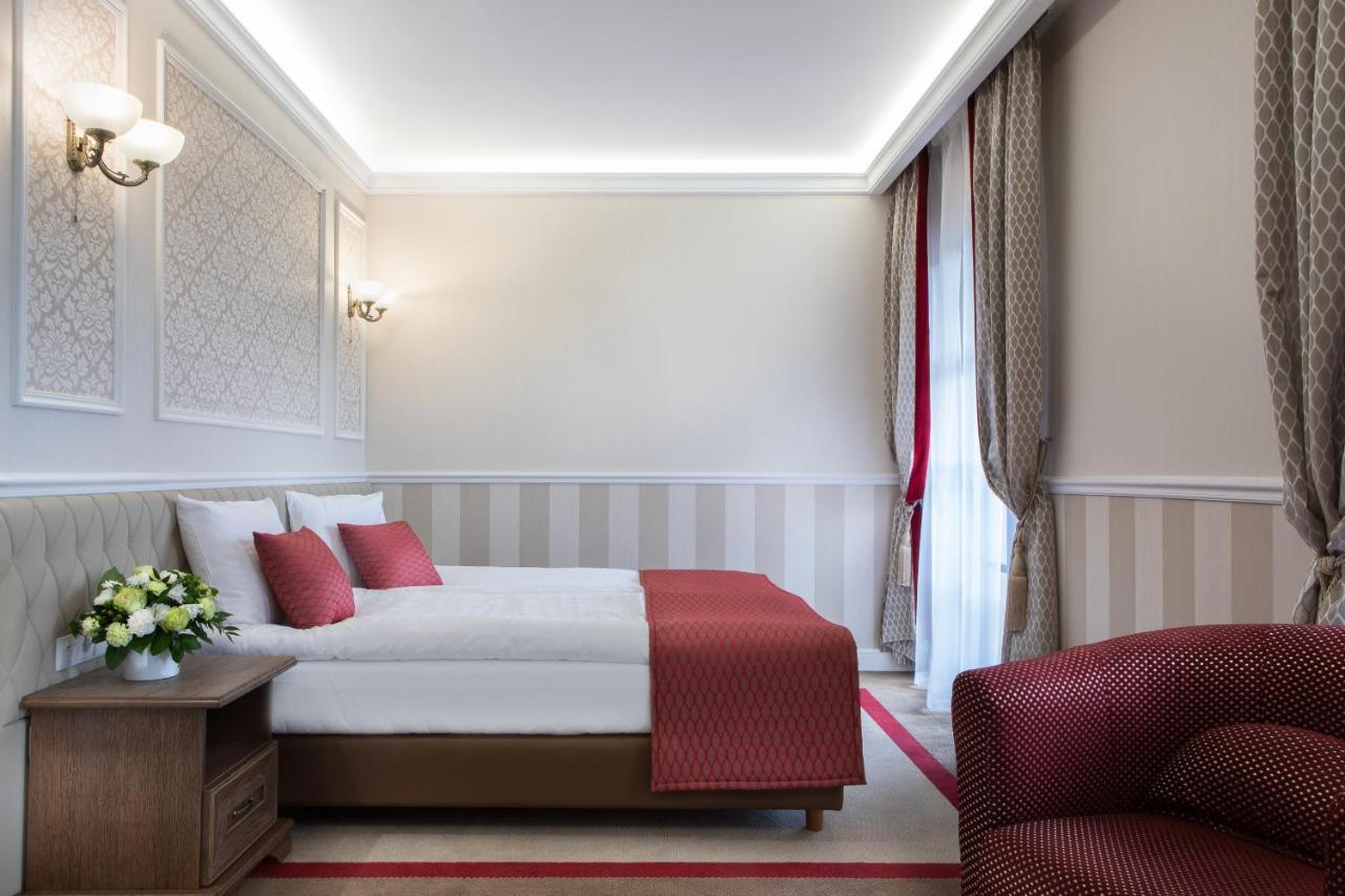 تشيخوتشينيك Boutique Odyseja & Spa المظهر الخارجي الصورة A room at the hotel