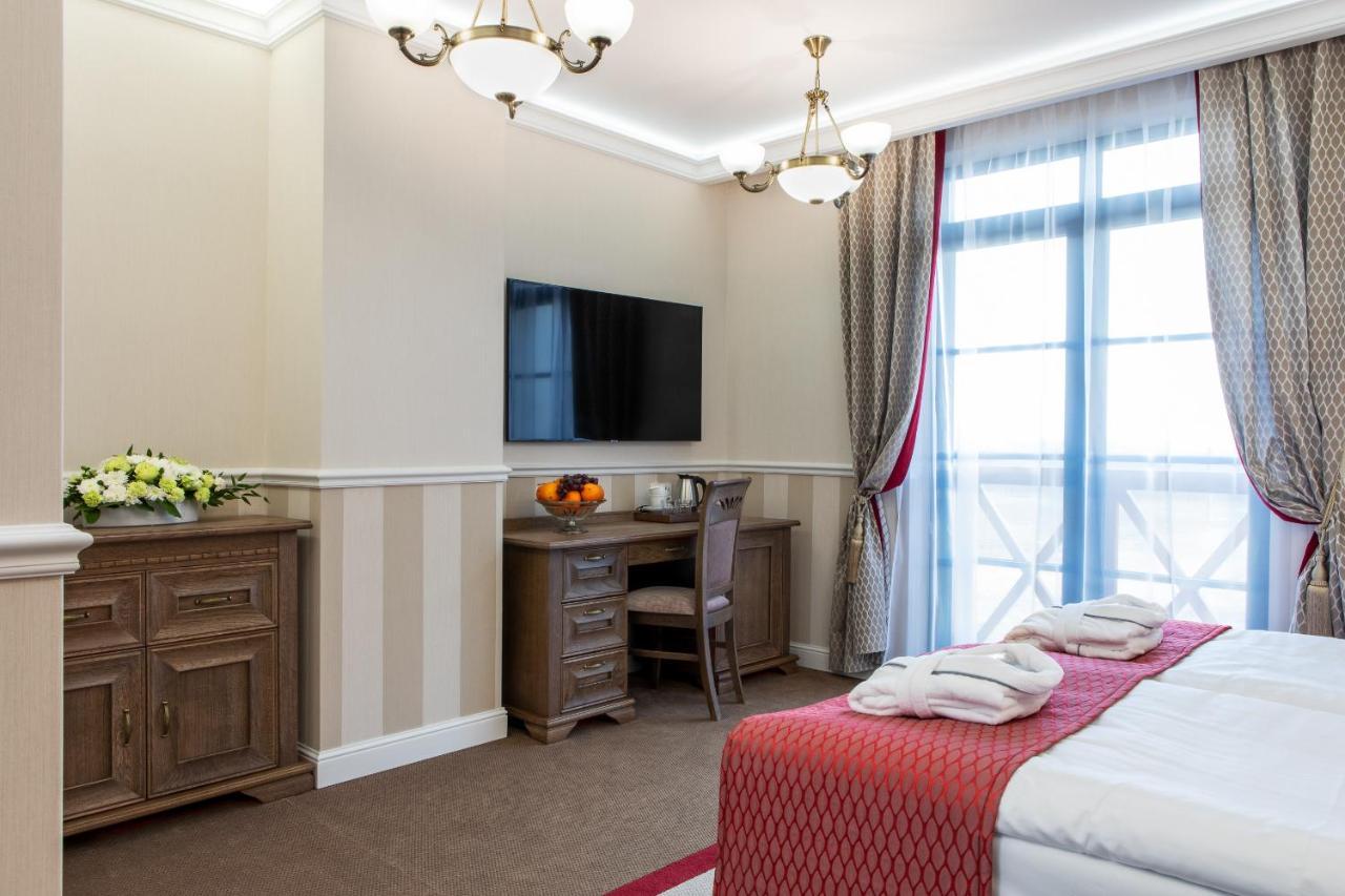 تشيخوتشينيك Boutique Odyseja & Spa المظهر الخارجي الصورة A room at the hotel